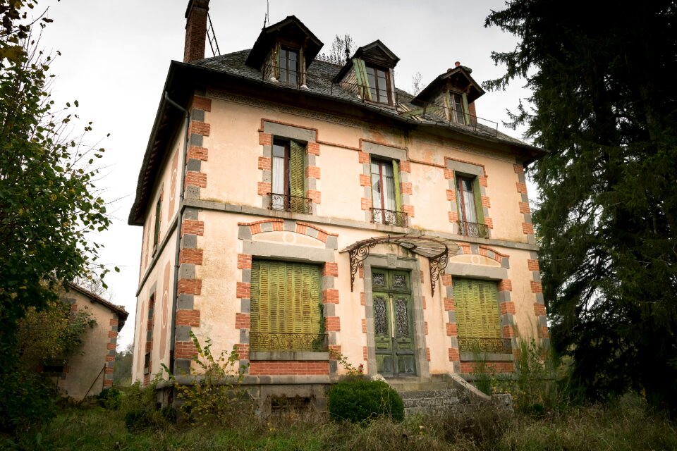 Facade architecture roofs