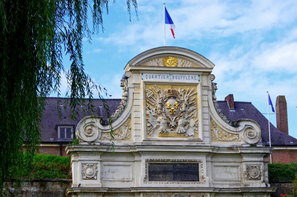 Drawbridge blazon military history