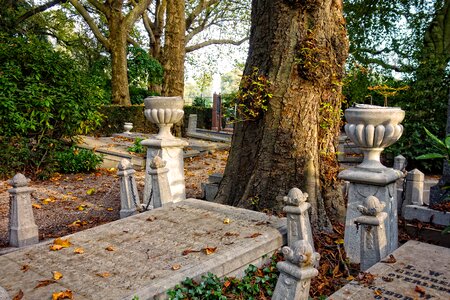 Graves peace ornaments