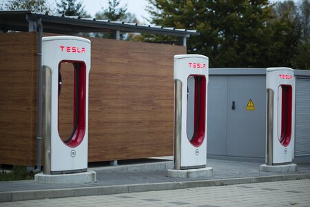 Loading point mobility e-gas station