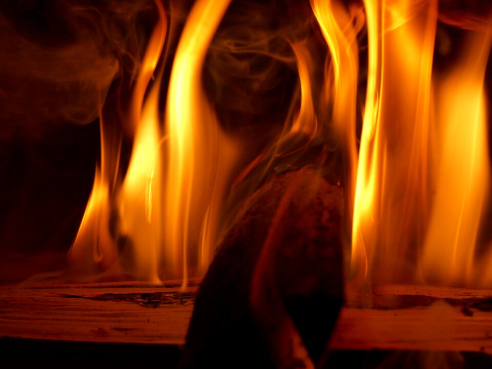 Burning wood the stove