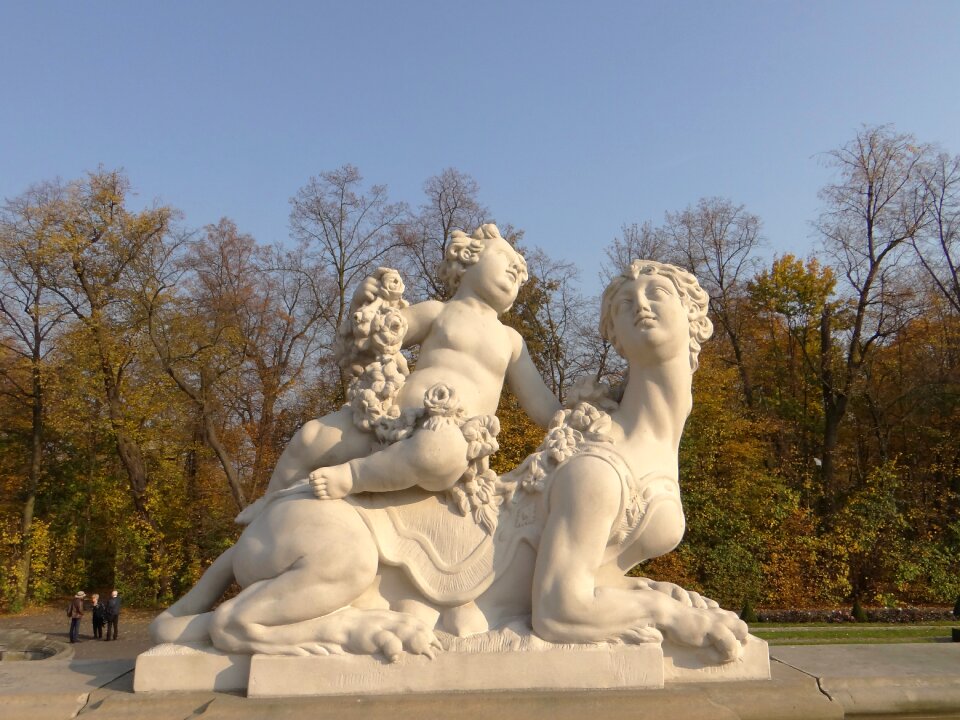 Copy redler monument
