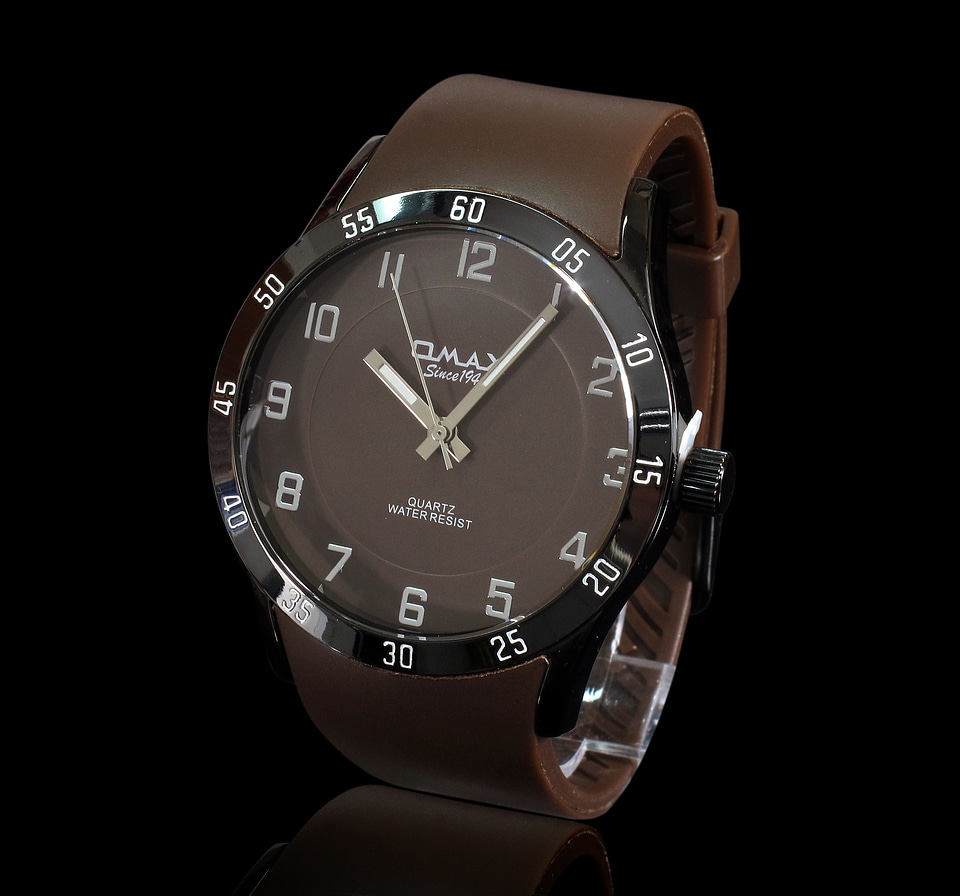Wrist watch packshot time
