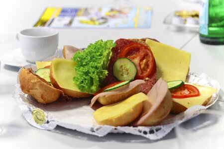 Break food delicious
