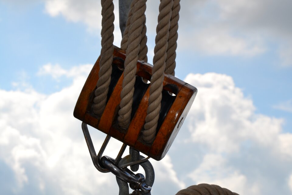 Pulley sailing sailing ship union