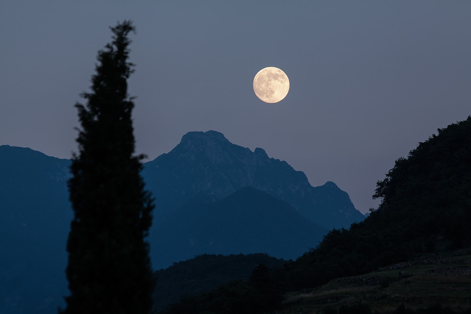 Moonrise full moon romantic