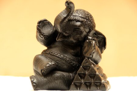 Elephant sculpture decoration