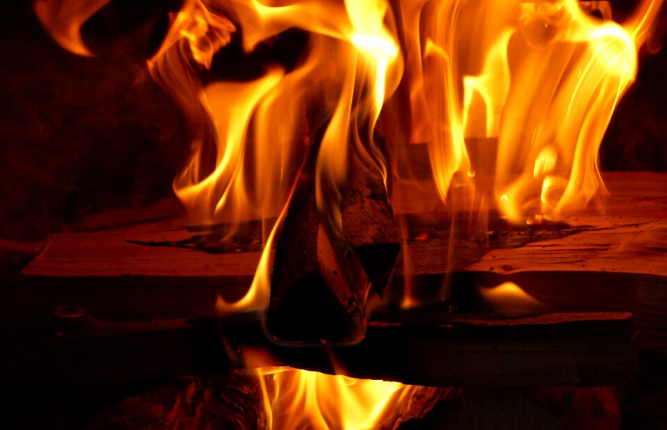 Burning wood the stove