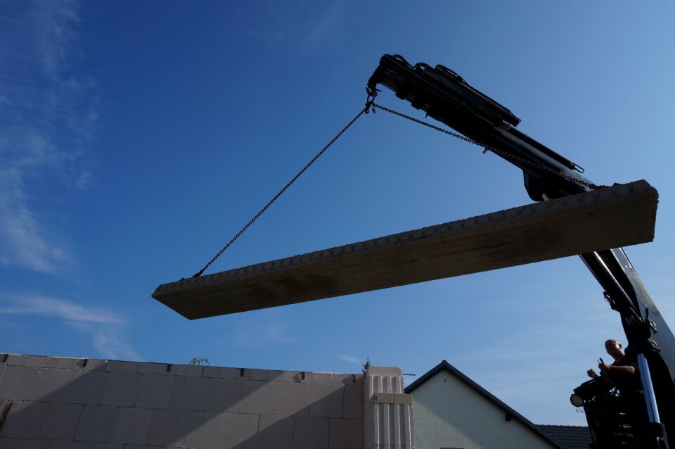 Building overlap the lift