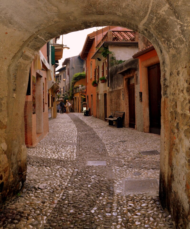 Italy houses road