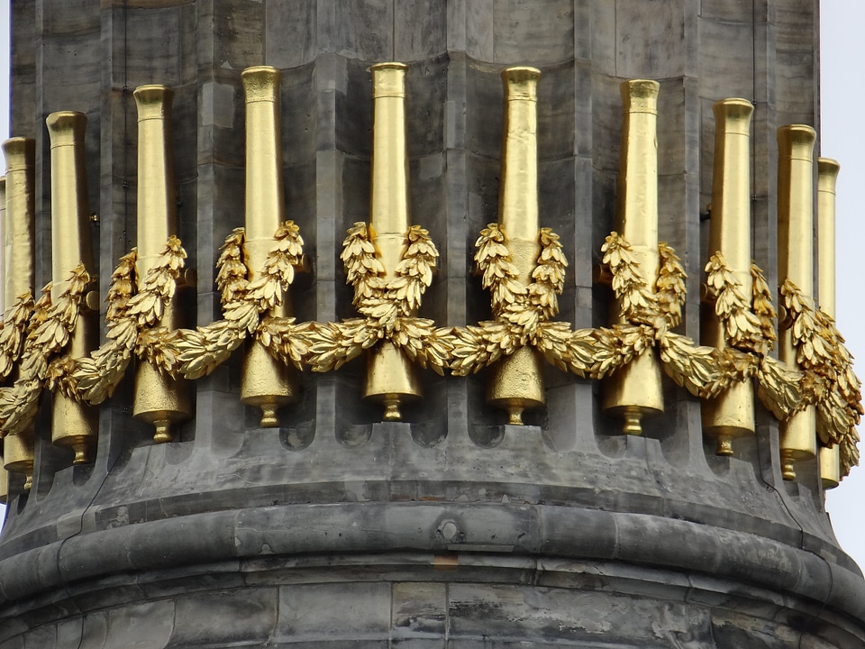 Landmark art gold