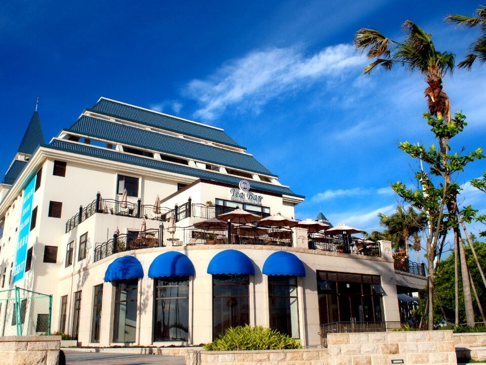 Freshwater hotel blue day