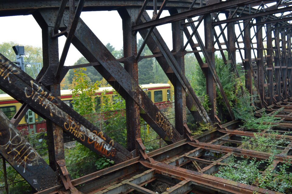 Structure steel rusty