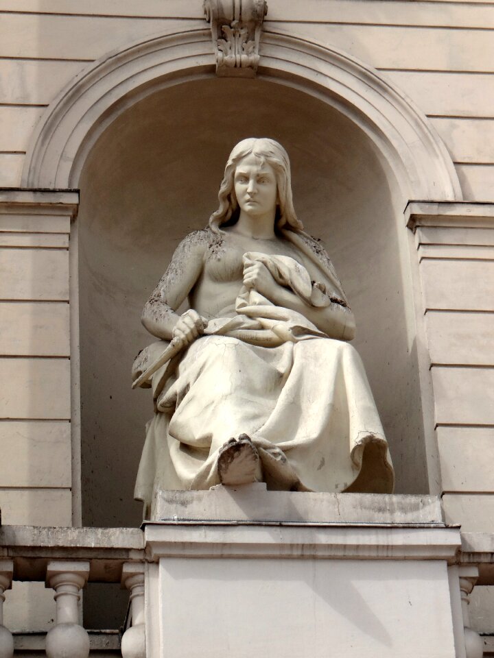 Sculpture the statue symbol