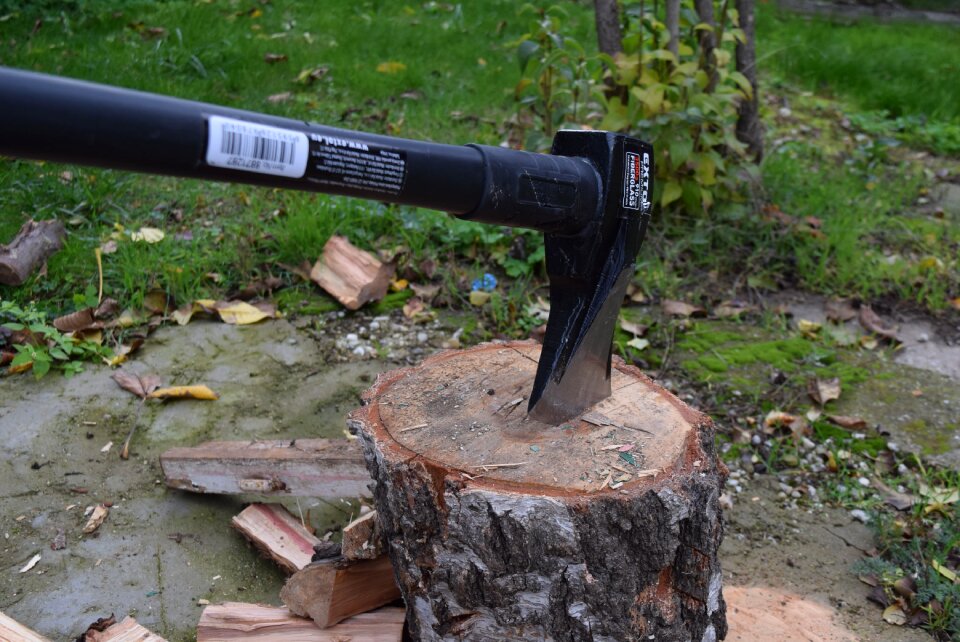 Preparation of the wood winter chop wood