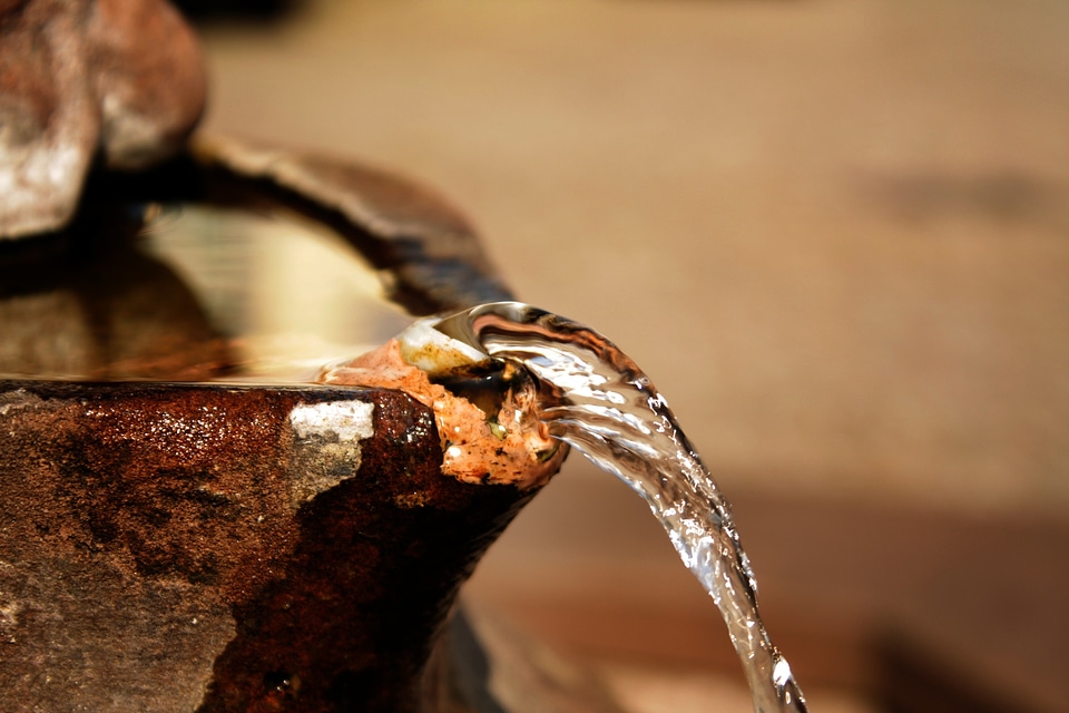 Spout water water fountain