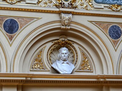 Bust poet the decor