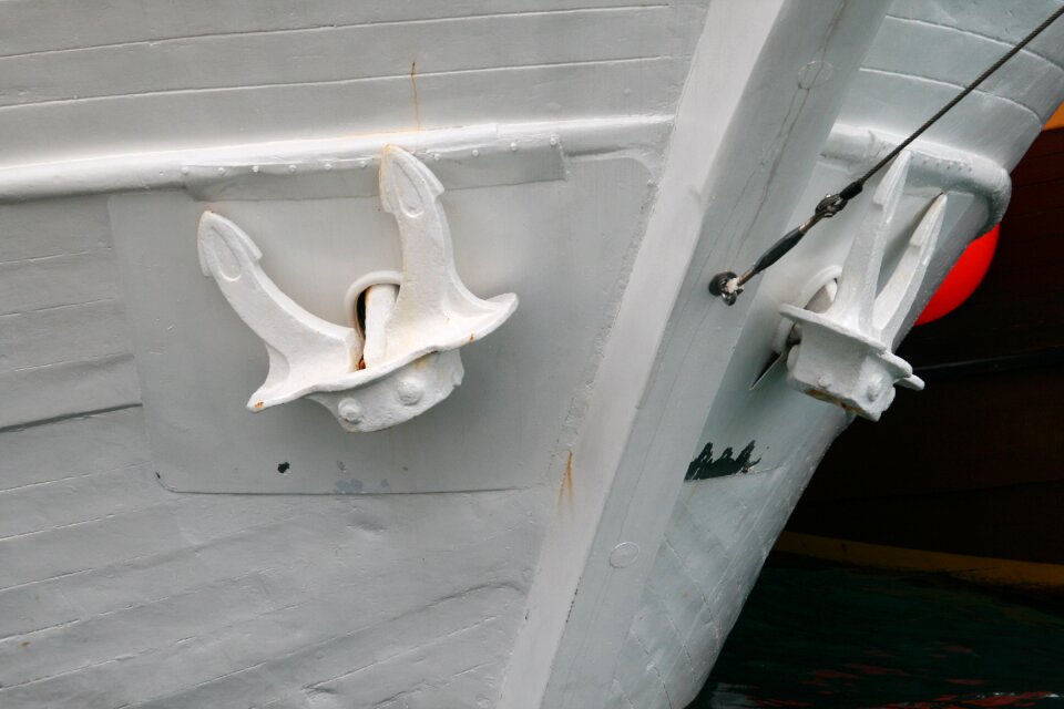 Anchor sea