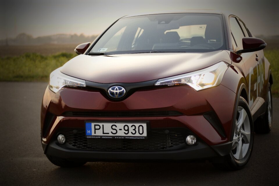 Toyota c-hr hybrid