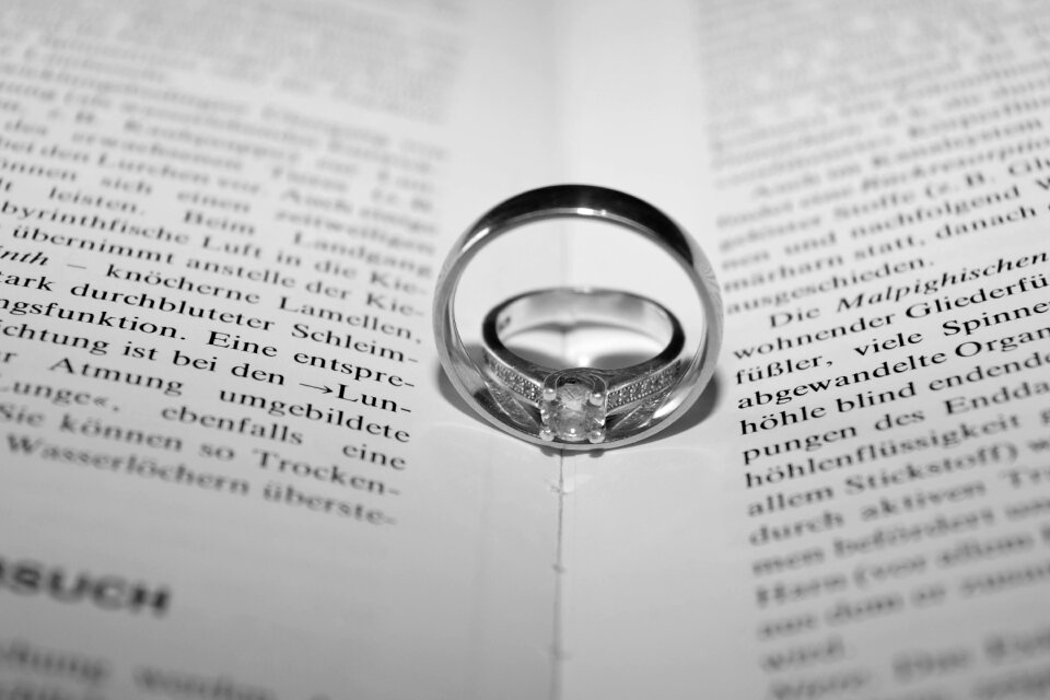 Rings book blancoynegro