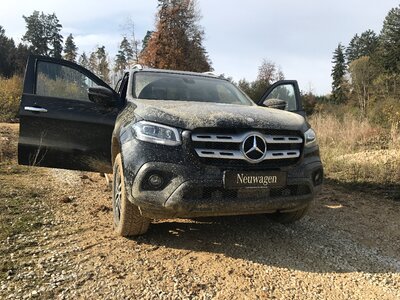 Drive vehicle cross