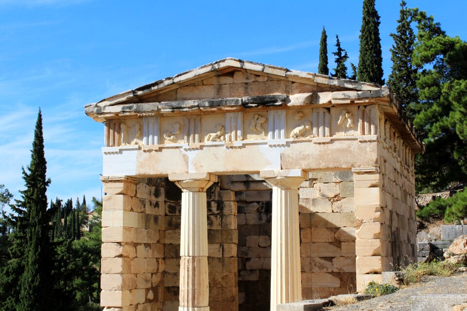 Greek-antique treasure trove doric columns oldtidsminde