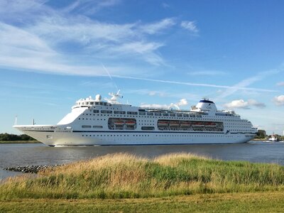 Cruise ship sint-anneke scheldecruise