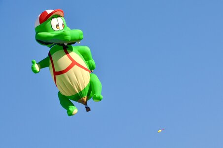 Fly hot air balloon fun