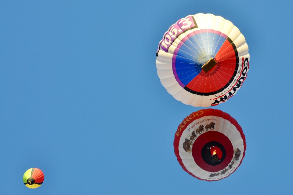 Fly hot air balloon fun