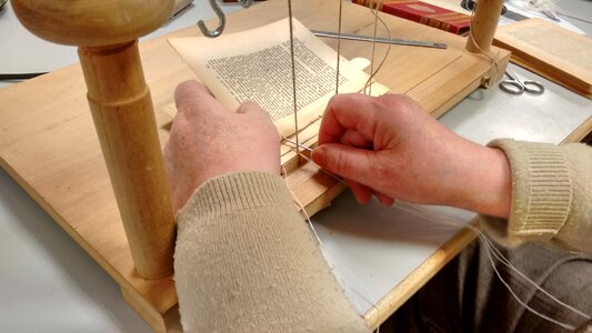 Books sewing binding