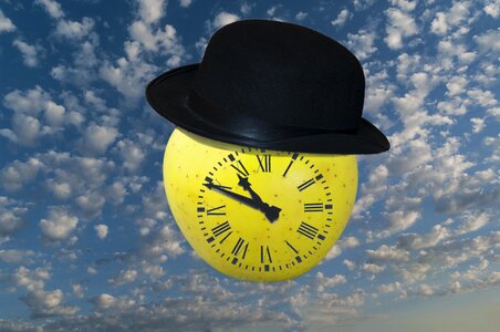 Apple clock sky