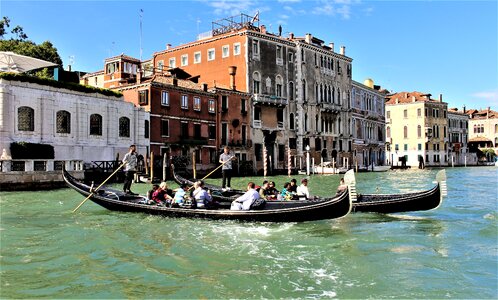 Gondola channel architecture photo