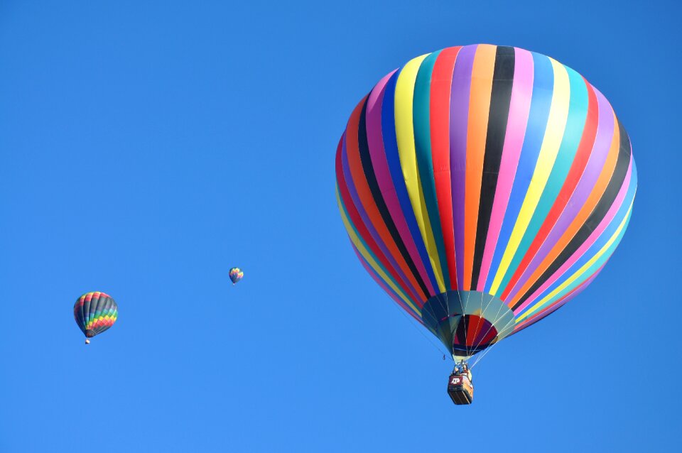 Fly hot air balloon fun