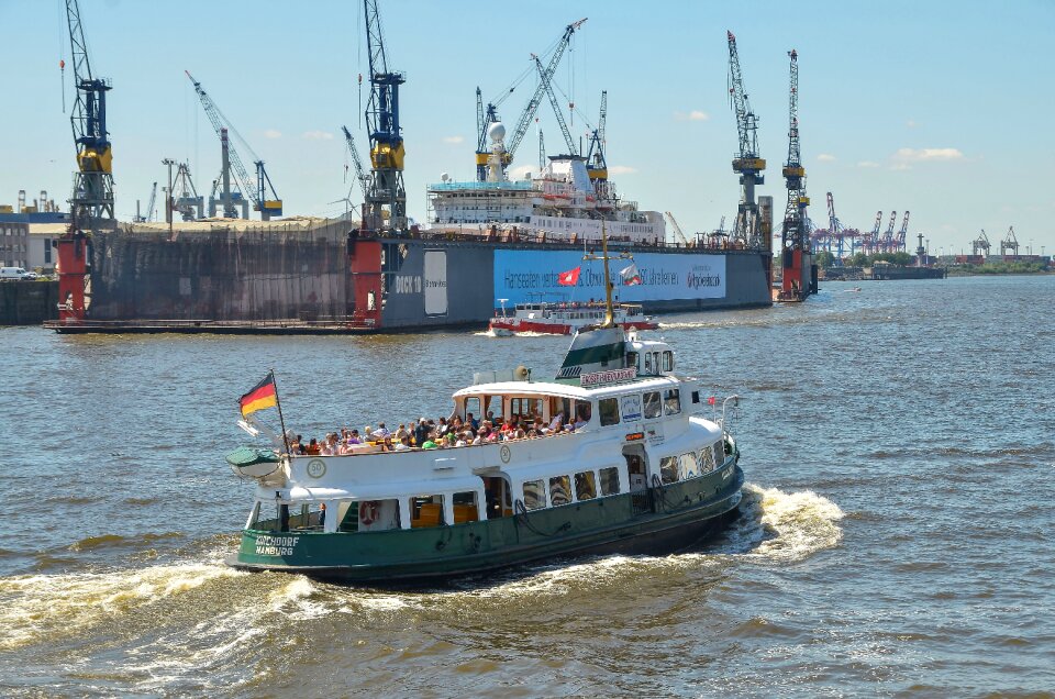 Elbe hanseatic city ship