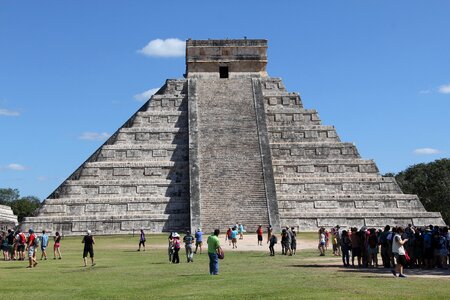 Chichen itza maya mexico
