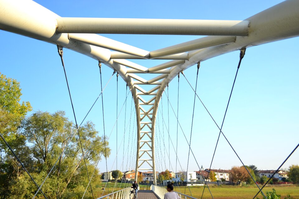 Bridge architect cream