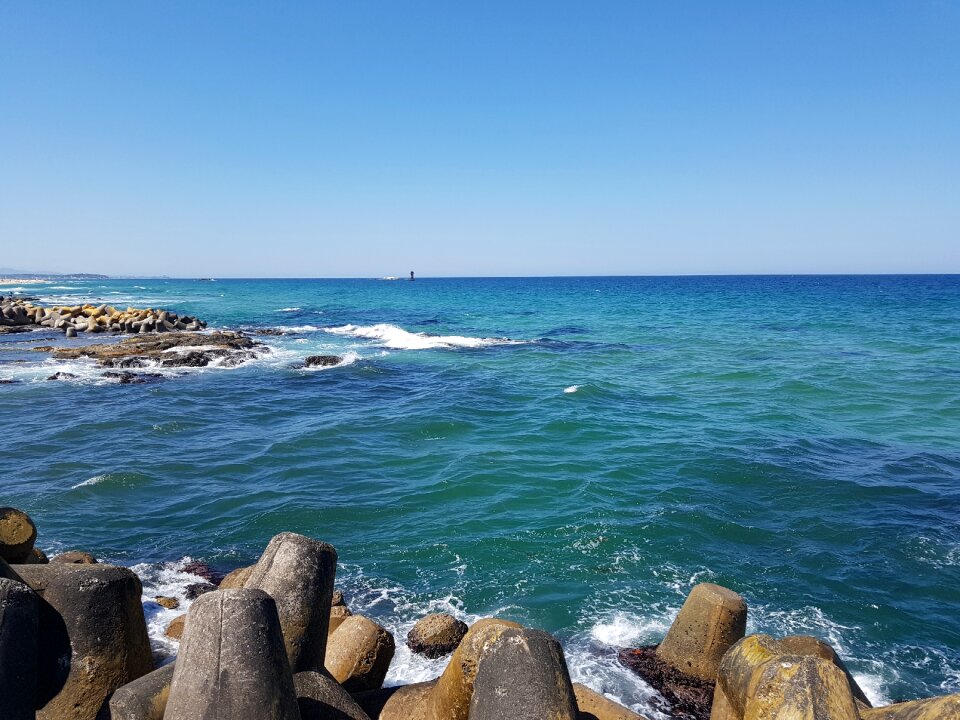 Sea waves the current