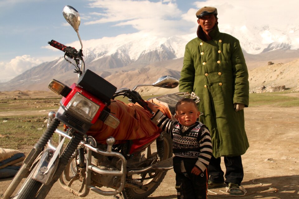 Child mountain snowcap