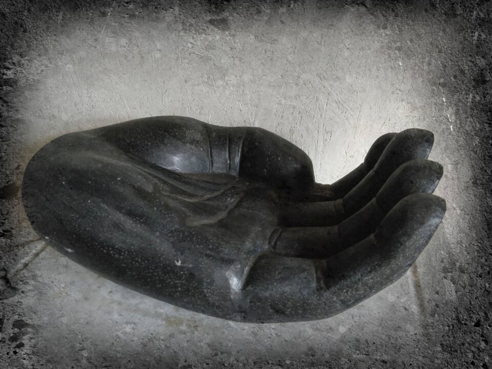 Ro meditation black