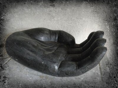 Ro meditation black