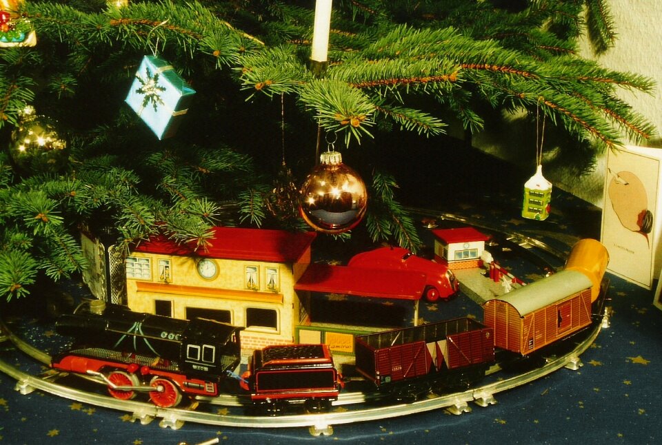 Tin toys a clockwork railway nostalgic
