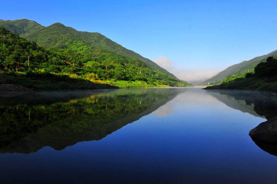 The island with breakfast seomjingang of spring glass and steel