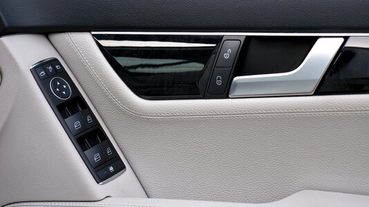 Automobile control vehicle