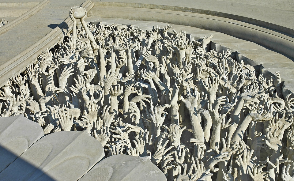 Pleading from the underground white temple