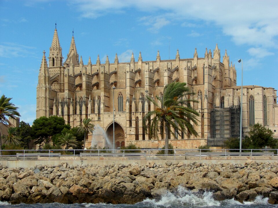 Monument summer palma mallorca