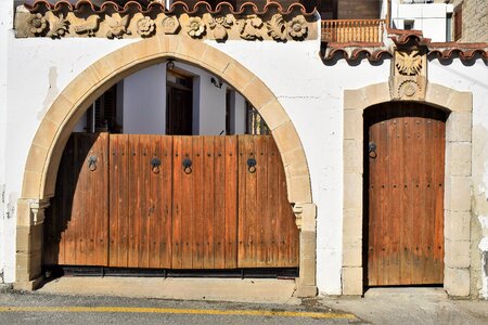 House architecture traditional