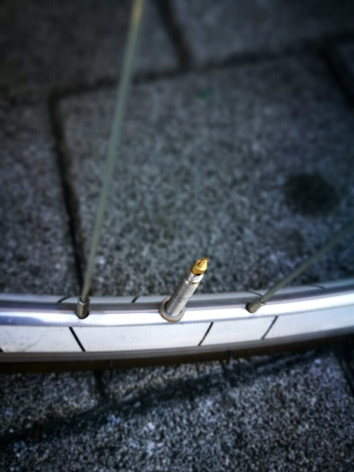 Bike wheels wind