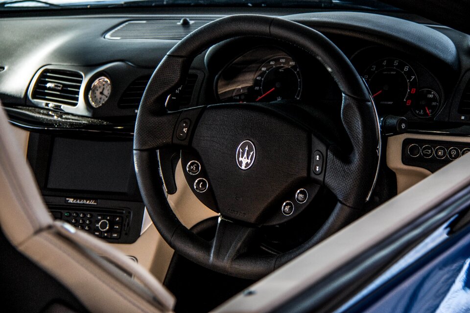 Steering wheel vehicle
