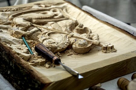 Sculptor sculpture woody