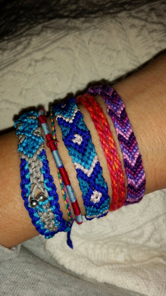 Tying jewellery ribbon